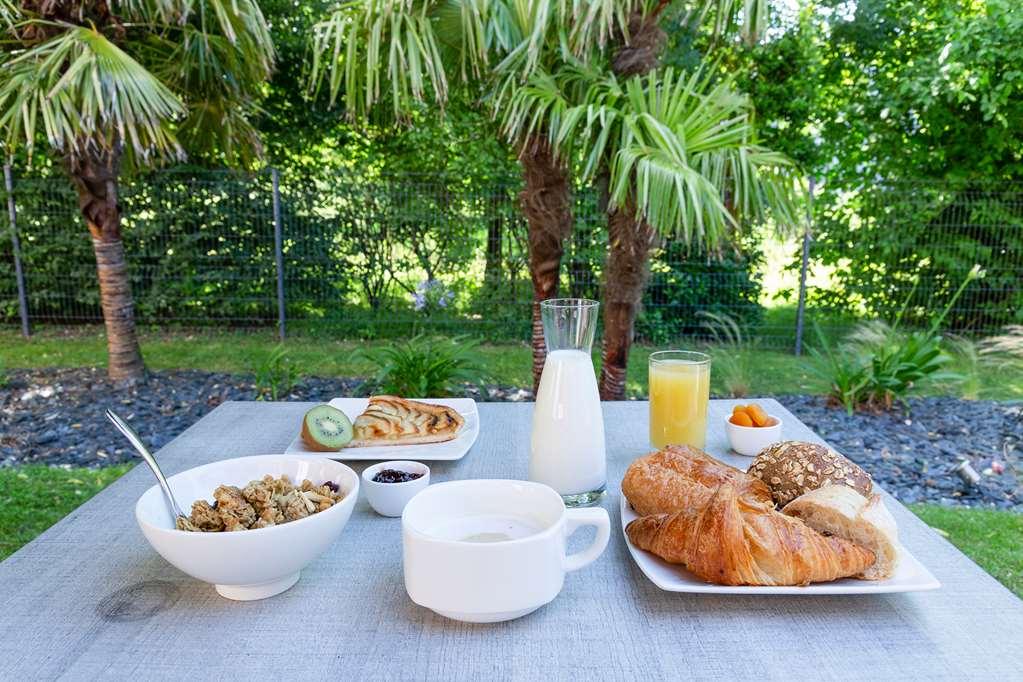 The Originals Boutique Hotel Restaurant Saint James, Montaigu-Vendee Comodidades foto